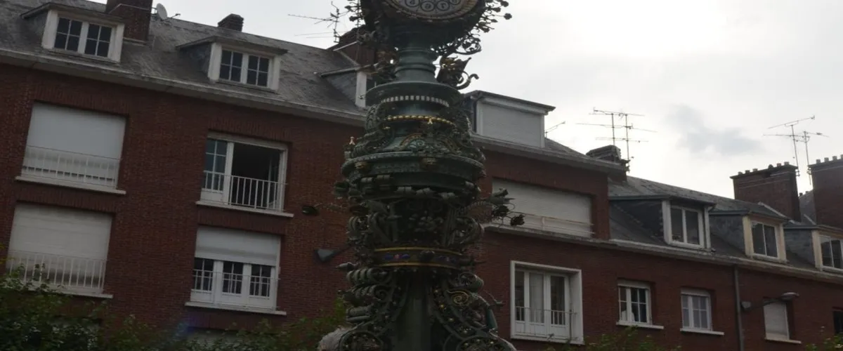 Foto 5 Horloge Dewailly et Marie-sans-chemise